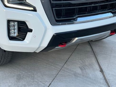 Used 2024 GMC Yukon AT4 image 8