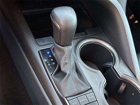 Used 2022 Toyota Camry SE image 14