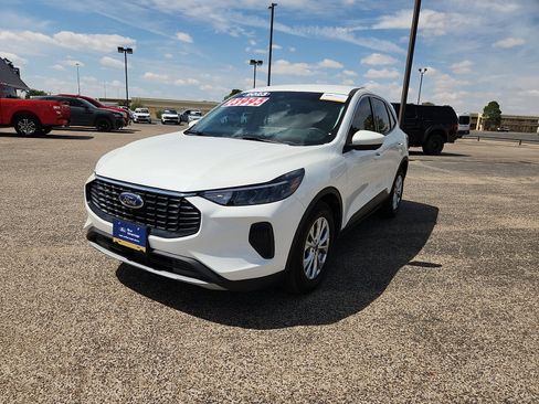 Certified 2023 Ford Escape Active w/ Tech Pack #2 image 3
