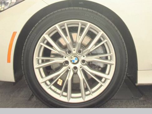 Used 2023 BMW 330i Sedan w/ Premium Package RWD image 10