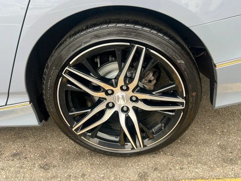 Used 2021 Honda Accord Touring image 10