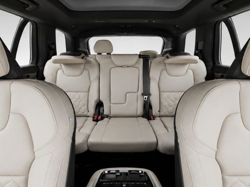 Certified 2026 Volvo XC90 B6 Plus AWD/4WD image 17