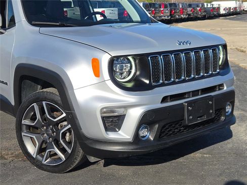 Used 2021 Jeep Renegade Latitude w/ Luxury Group I image 2