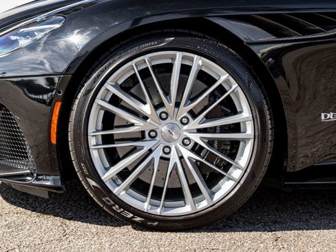 Used 2022 Aston Martin DBS Superleggera RWD image 4