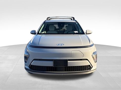 Used 2024 Hyundai Kona SEL FWD image 4