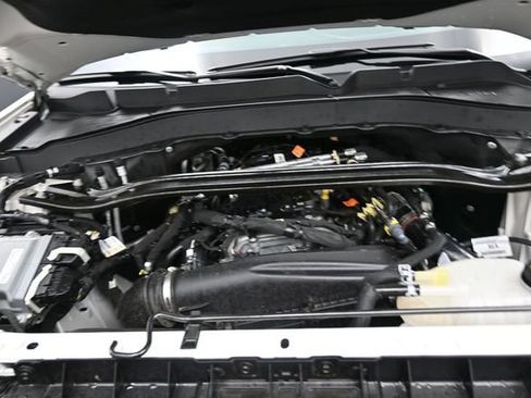 Used 2025 Ford Explorer ST-Line w/ ST-Line Street Pack AWD/4WD image 33