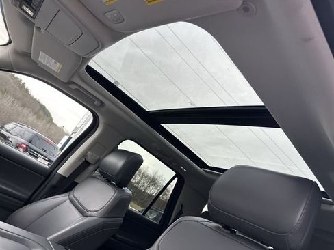 Used 2025 Ford Expedition Active image 18