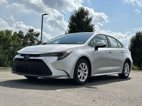 Used 2025 Toyota Corolla LE FWD image 25