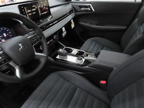 New 2026 Mitsubishi Outlander SE FWD image 21