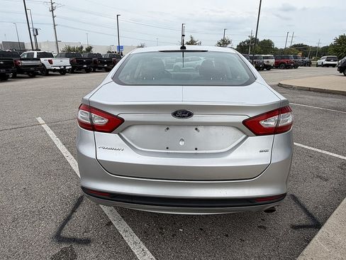 Used 2013 Ford Fusion SE FWD image 4