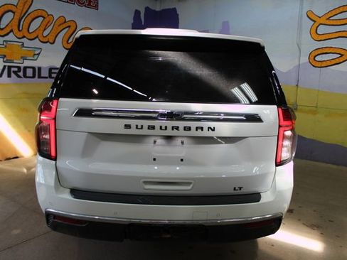 Used 2023 Chevrolet Suburban LT w/ Luxury Package AWD/4WD image 7