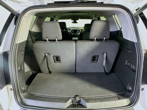 Used 2023 GMC Acadia SLE w/ Driver Convenience Package image 31