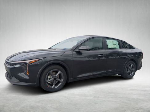 New 2025 Kia K4 LXS image 7