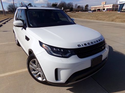 Used 2019 Land Rover Discovery HSE image 16