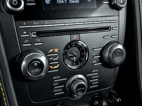 Used 2015 Aston Martin V8 Vantage GT image 32