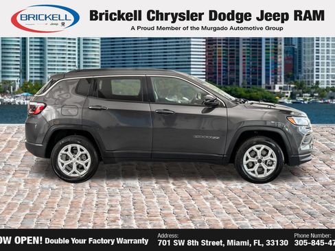 Used 2024 Jeep Compass Latitude AWD/4WD image 8