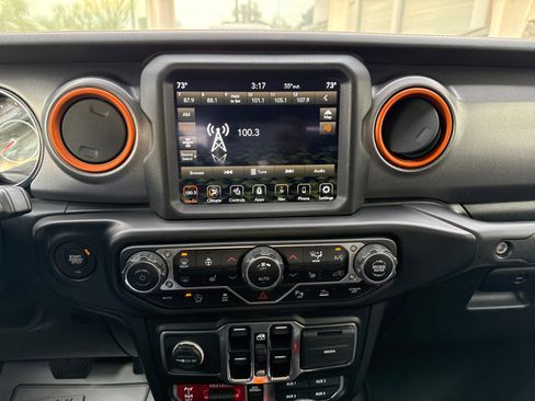 Used 2021 Jeep Gladiator Mojave image 18