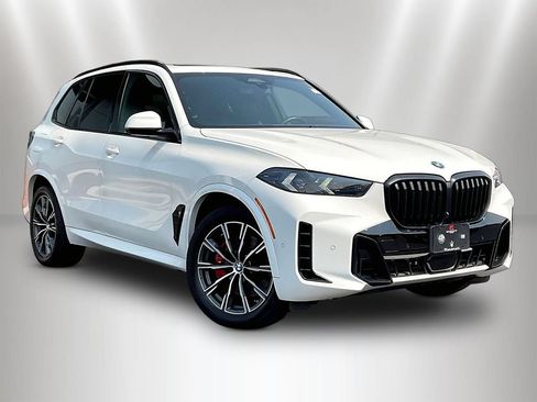 Used 2024 BMW X5 xDrive40i w/ Executive Package AWD/4WD image 3