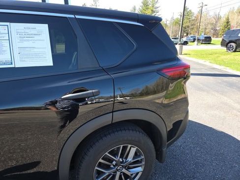 Used 2021 Nissan Rogue S image 32