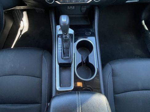 Used 2024 Nissan Altima 2.5 SV image 19