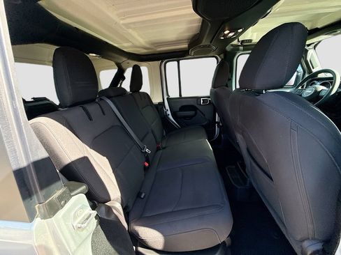 Used 2023 Jeep Wrangler Unlimited AWD/4WD image 32