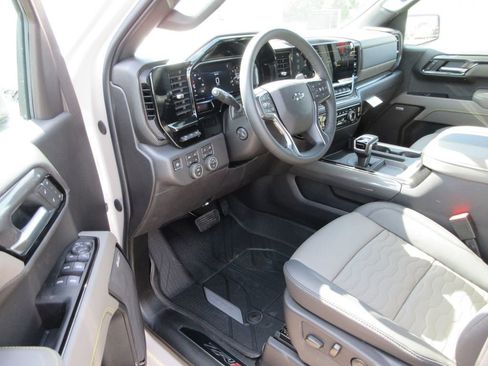 New 2026 Chevrolet Silverado 1500 ZR2 AWD/4WD image 17
