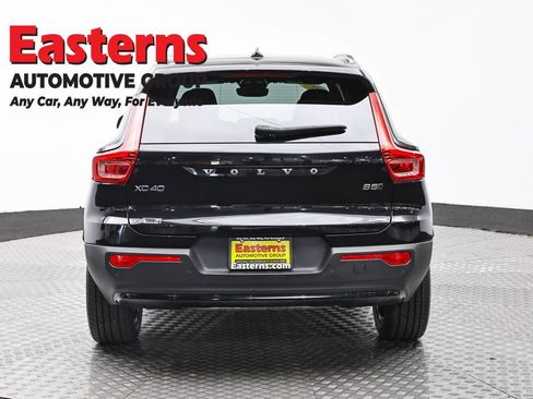 Used 2024 Volvo XC40 B5 Core AWD/4WD image 6