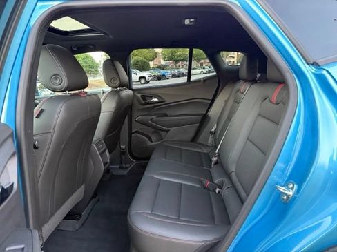 Used 2025 Chevrolet Trax RS w/ Sunroof Package FWD image 26