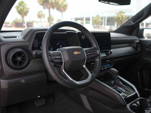 Used 2025 Chevrolet Colorado W/T w/ WT Convenience Package II RWD image 2