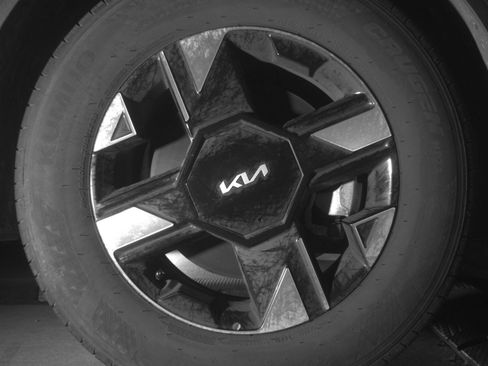 Used 2026 Kia Sportage LX FWD image 16