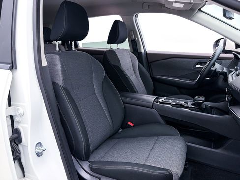 Used 2023 Nissan Rogue SV FWD image 34