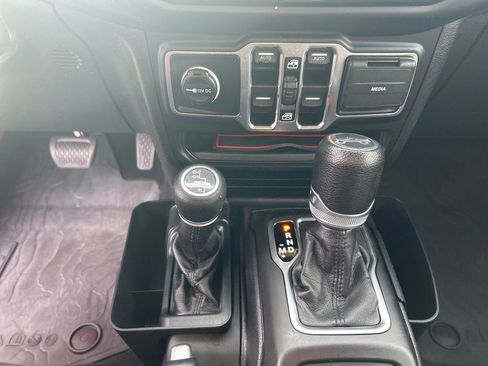 Used 2019 Jeep Wrangler Unlimited Sport S AWD/4WD image 23