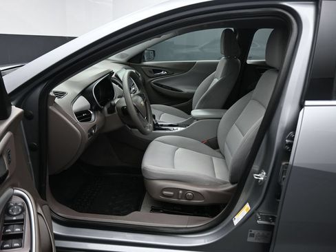 Used 2024 Chevrolet Malibu LT FWD image 11