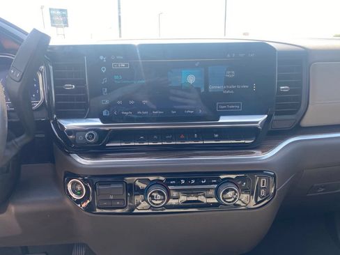 Used 2022 Chevrolet Silverado 1500 LT RWD image 19