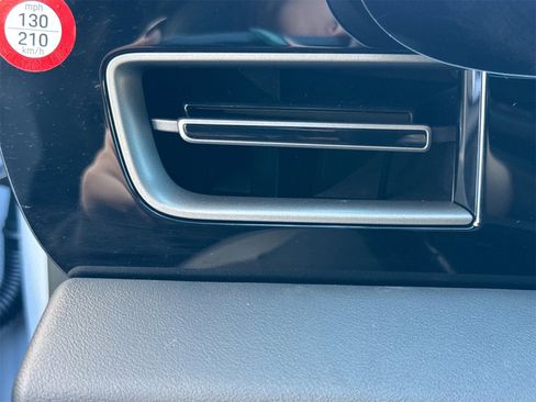 Used 2023 Porsche Taycan 4 Cross Turismo image 32