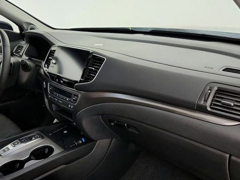 Used 2025 Honda Ridgeline Sport image 25
