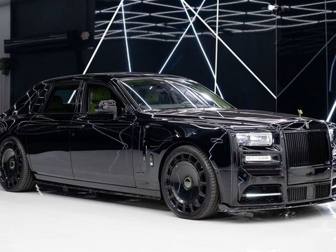 Used 2023 Rolls-Royce Phantom Sedan w/ The Phantom Package image 1