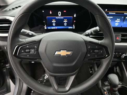 Used 2024 Chevrolet TrailBlazer LS image 11