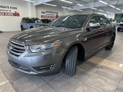 Used 2016 Ford Taurus Limited FWD image 16
