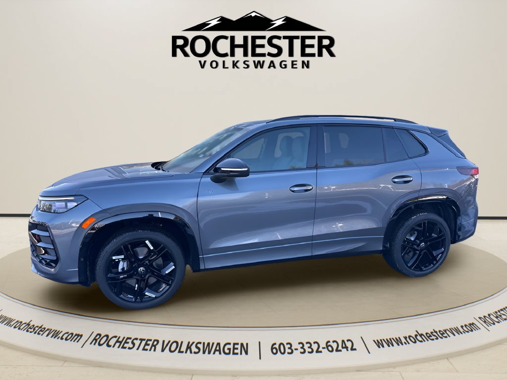 Used 2026 Volkswagen Tiguan SE R-Line AWD/4WD image 3
