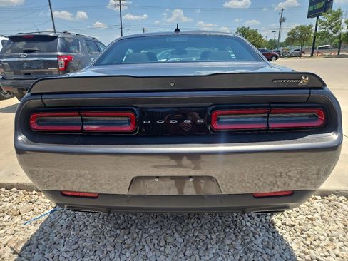 Used 2021 Dodge Challenger R/T Scat Pack RWD image 5
