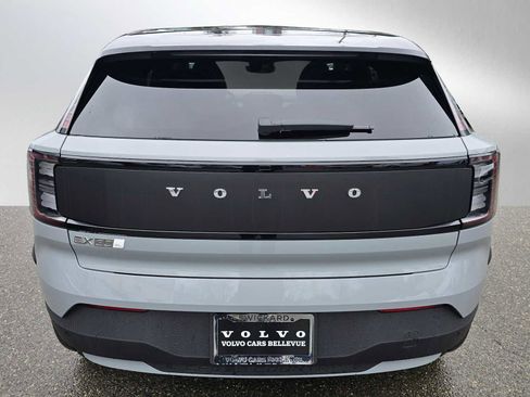 New 2026 Volvo EX30 Cross Country Ultra image 4