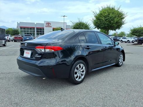 Used 2024 Toyota Corolla LE FWD image 4