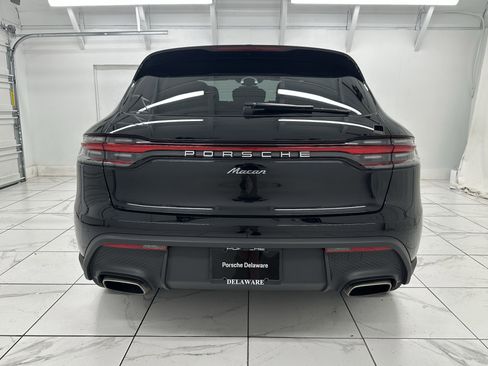 Certified 2025 Porsche Macan image 13