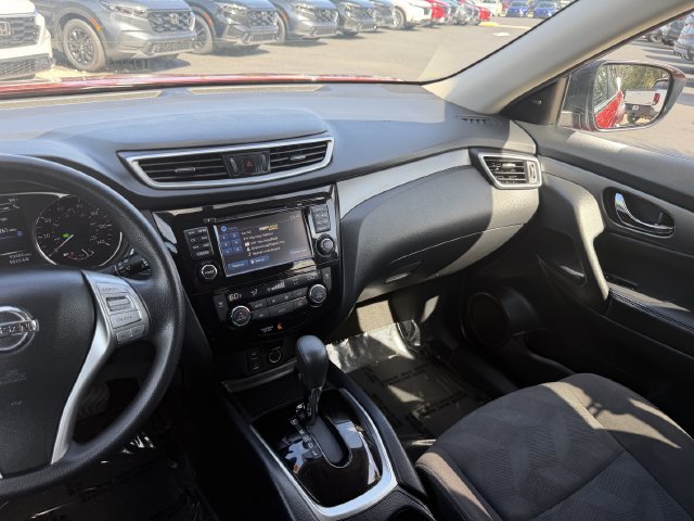 Used 2016 Nissan Rogue SV w/ SV Premium Package AWD/4WD image 19