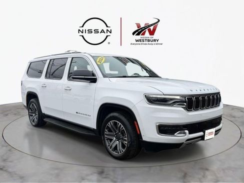 Used 2024 Jeep Wagoneer L Series II w/ Flexible Seating Group AWD/4WD image 1