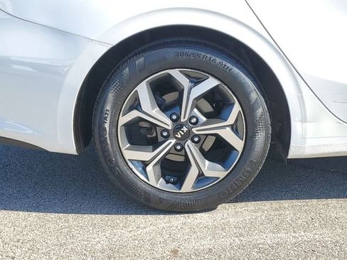 Used 2021 Kia Forte LXS image 7