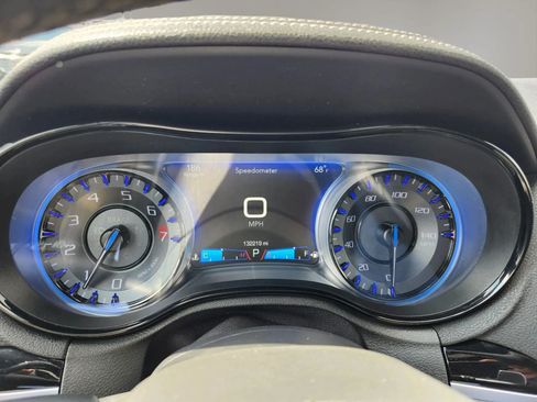 Used 2017 Chrysler 300 S w/ 300S Premium Group image 17