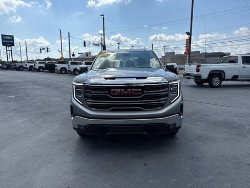 Used 2025 GMC Sierra 1500 SLT AWD/4WD image 8