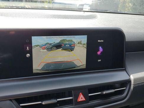 Certified 2024 Kia Seltos SX w/ SX Sunroof Package image 26